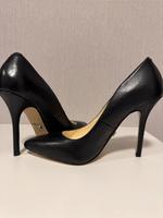 Pumps Gr 36 Leder Niedersachsen - Hemsbünde Vorschau