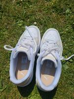 biete neue Sport schuhe an Nordrhein-Westfalen - Jülich Vorschau