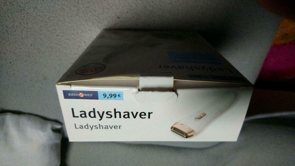 Ladyshaver für Nass- und Trockenrasur in Nausitz