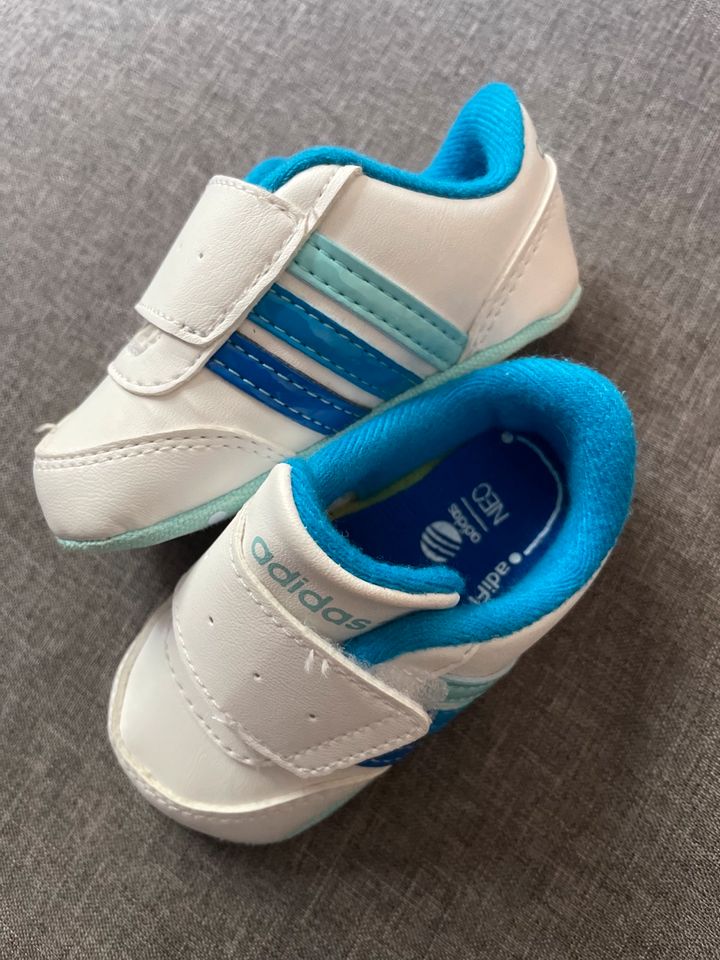 ❤️ Adidas Neo neu!! Krabbelschuhe Baby Sneaker Gr. 17 ❤️ in Thüringen -  Mellingen | eBay Kleinanzeigen ist jetzt Kleinanzeigen