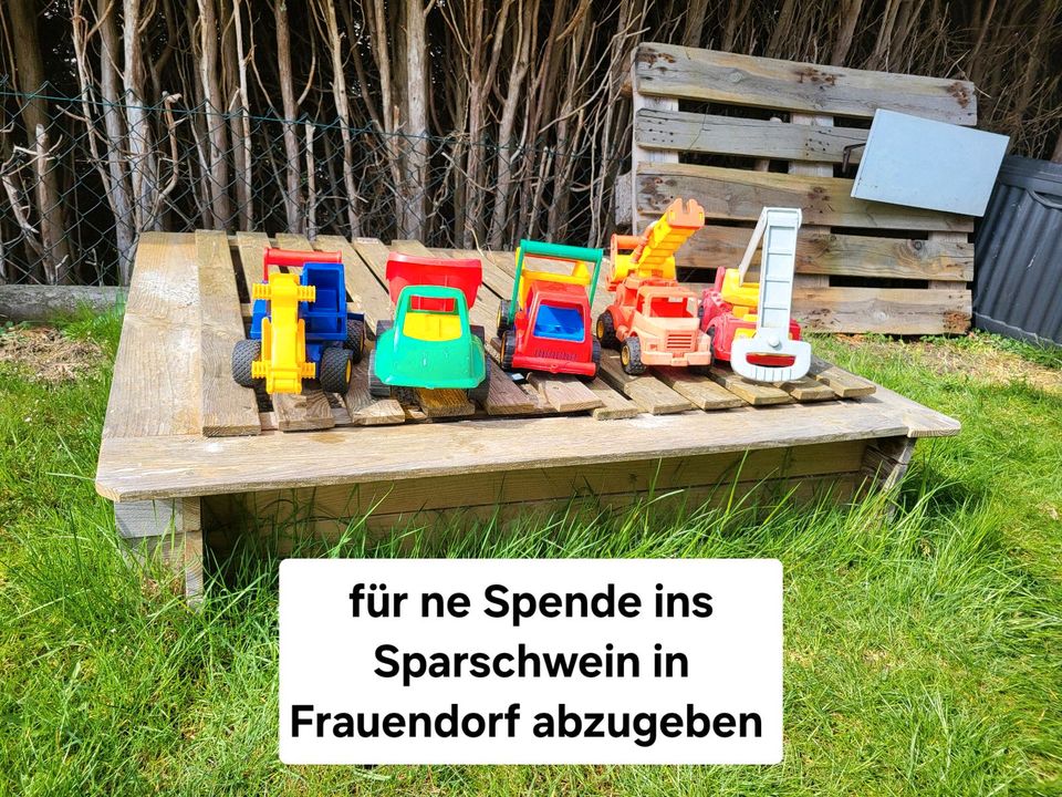 Verschiedene Spielsachen in Kraiburg am Inn