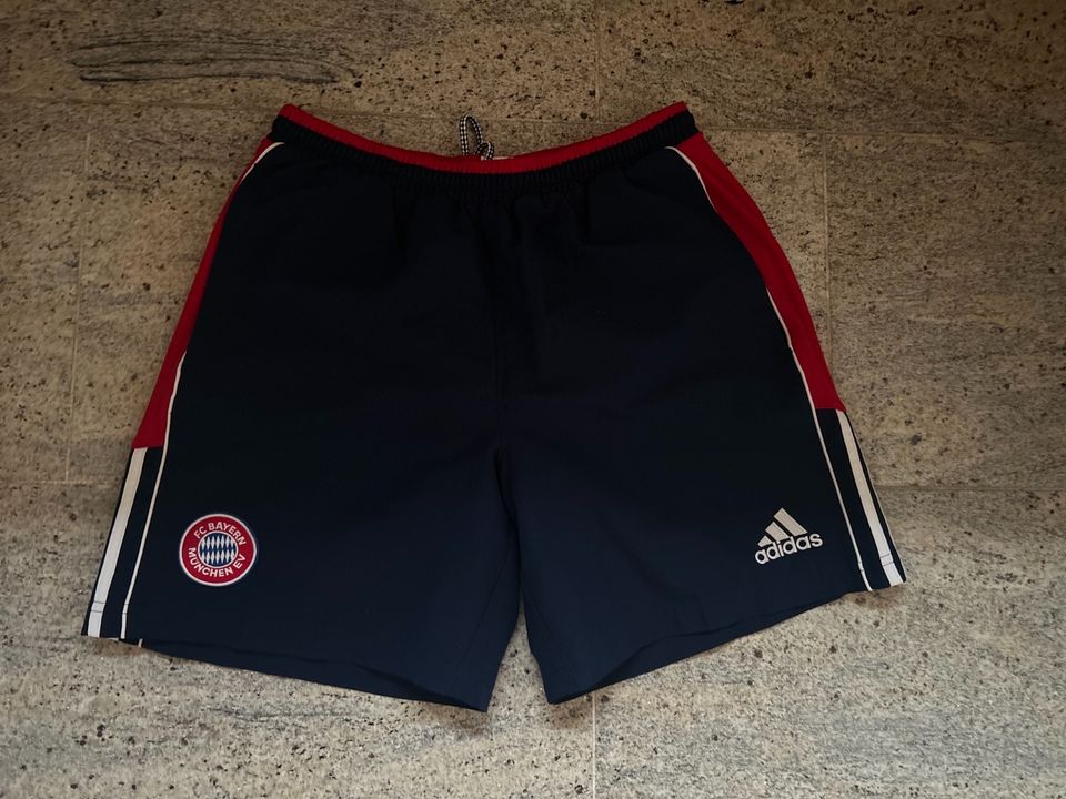 Sporthose/ kurze Hose FC Bayern von Adidas in Baden-Württemberg -  Tuttlingen | eBay Kleinanzeigen ist jetzt Kleinanzeigen