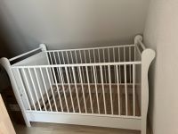 Weißes Kinderbett / Babybett 70x140cm mit 2 Stäben zum Rausmachen Baden-Württemberg - Markdorf Vorschau