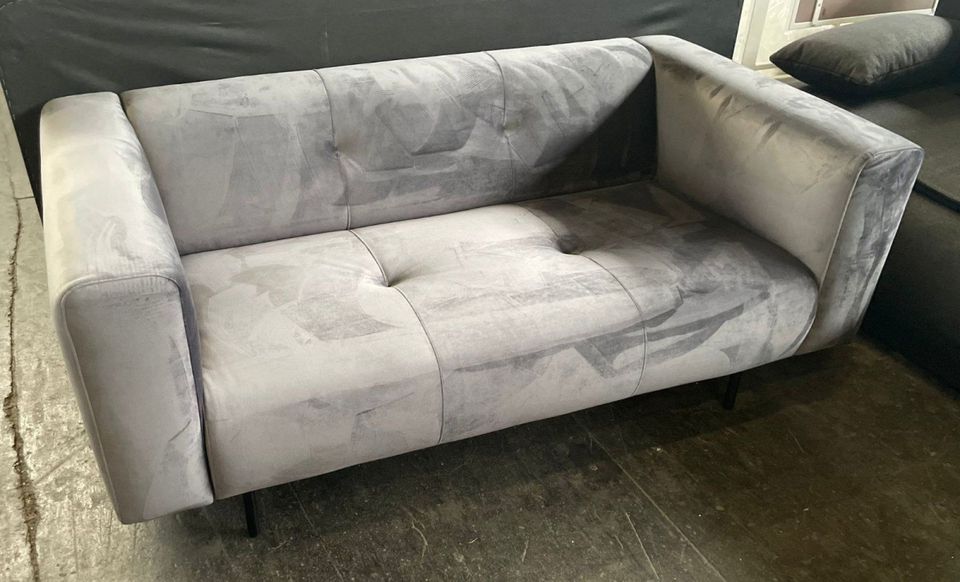 3-Sitzer Sofa Couch Liegesofa Möbelstück grau Samtoptik in Bielefeld