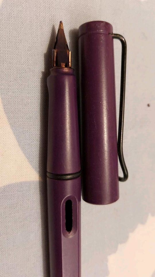 Lamy Safari Dark Lilac Limited Edition 2017 petrol Füller in Frankfurt am Main