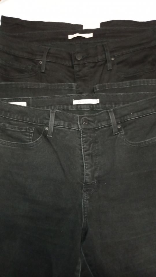 2 x Levi's 315 budweite 45 cm W 33 L 30 & L 32 schwarz in Bochum