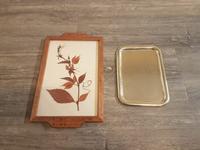 DDR: 2 rechteckige Tabletts/Tablette für Gläser: Holz,Glas,Blech Sachsen - Tannenberg Vorschau
