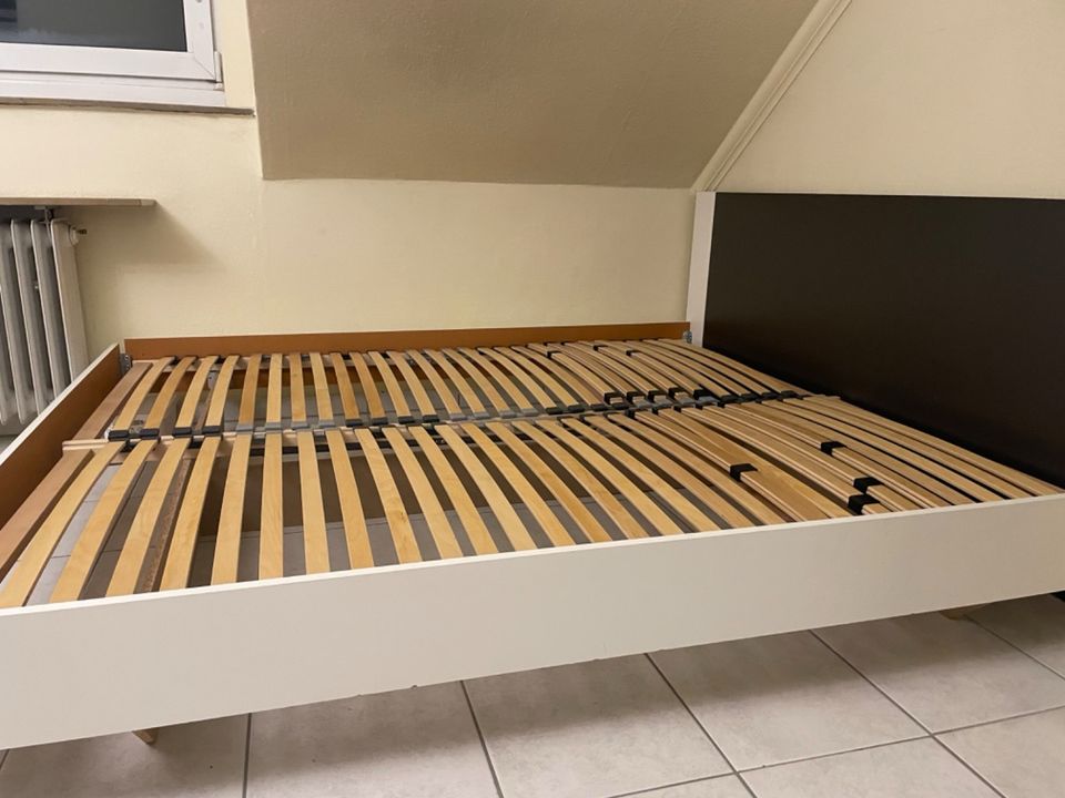 Bett, 180x200 mit Kommode in Osnabrück