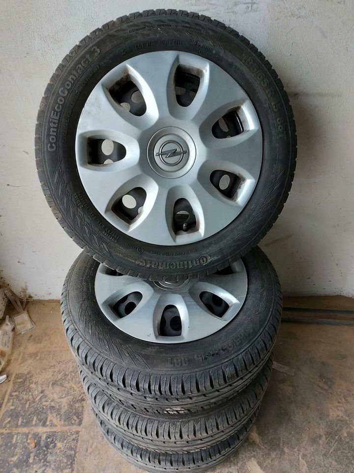 Kompleträder Sommerreifen Opel Corsa D 185/65R15 88T 7mm in Detmold