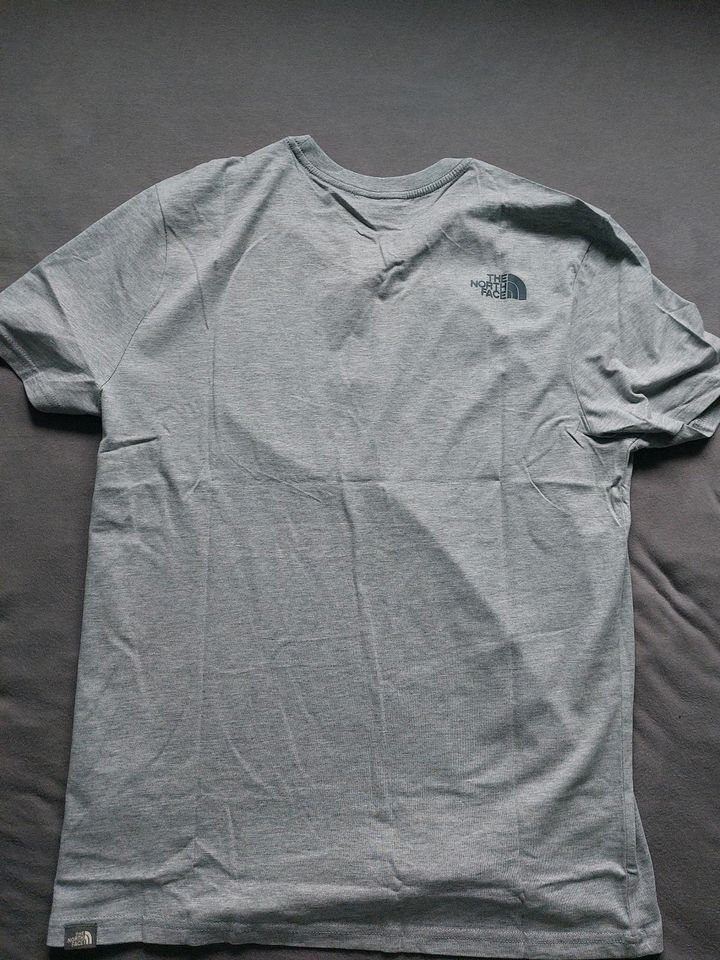 The North Face T-Shirts M 18€ PRO STÜCK!!!! in Gummersbach