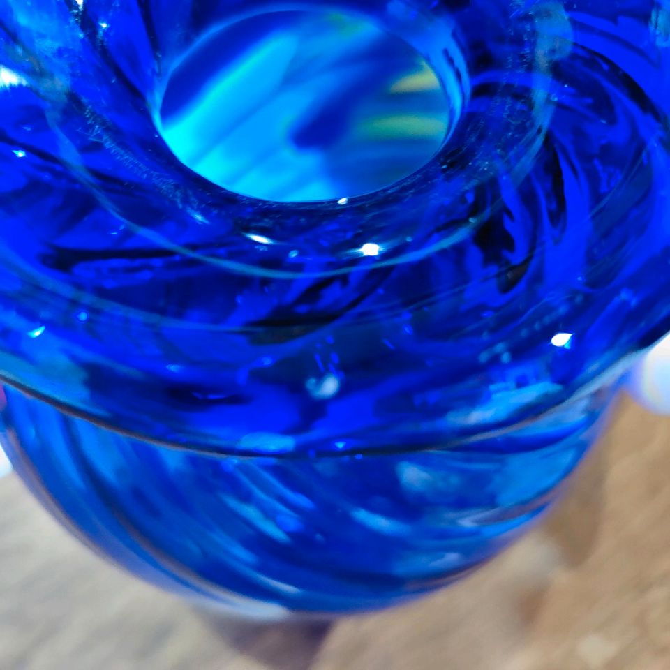 Kobaltblaue Glas Vase wunderschön ca 24cm hoch Sammler Liebhaber in Groß-Gerau