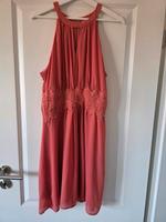 Vila Neckholder / Cocktail Kleid Gr. 44 Koralle Niedersachsen - Itterbeck Vorschau