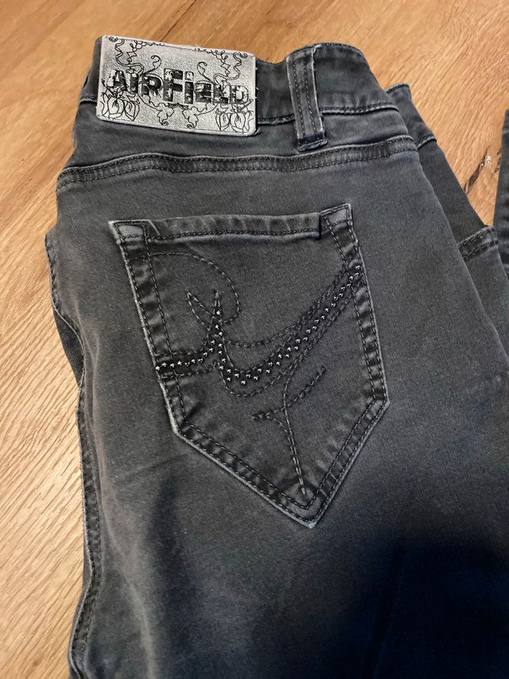Airfield Jeans Hose L in Barum