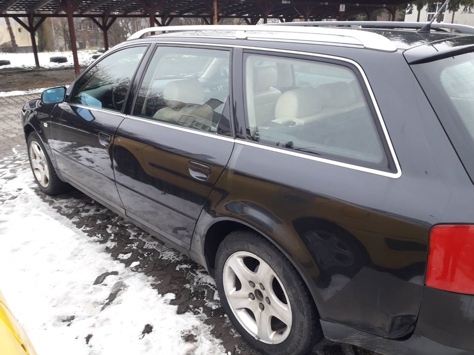 Ich zerlege das Auto Audi A6 C5 2.5TDI Automatikgetriebe Ez 2000 in Woerth an der Donau