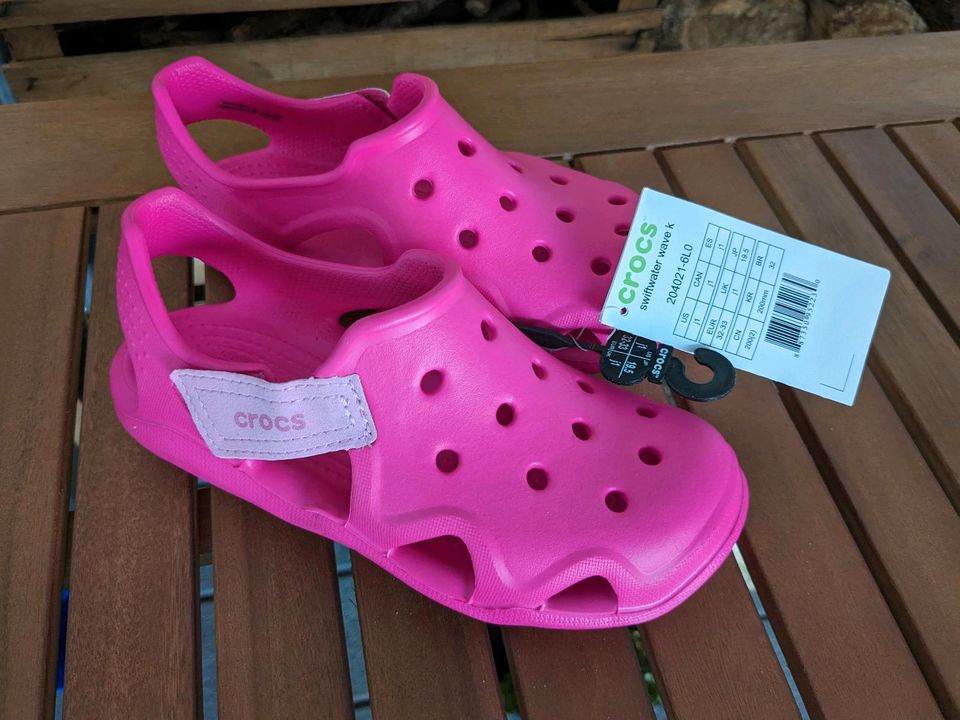 32 33 j1 NEU Crocs pink Klett in Marxzell