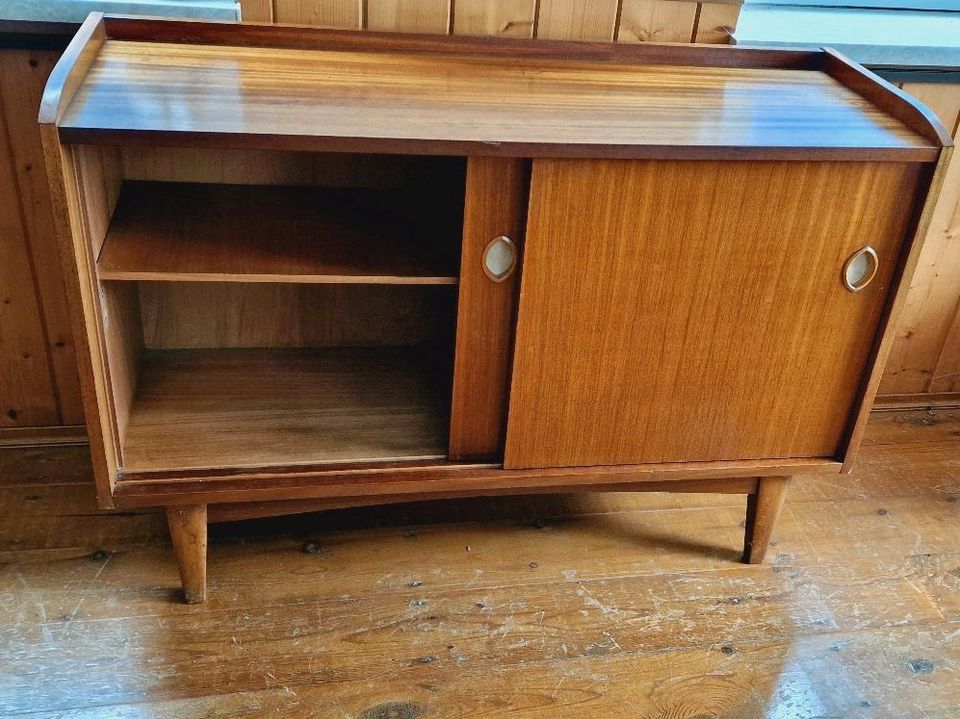 DDR Kommode Schiebetüren Fehrnsehschrank Holz Furnier in Leipzig