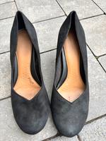Clarks Absatzschuhe Pumps schwarz Wildleder 6,5 bzw Gr.40 Thüringen - Tiefenort Vorschau