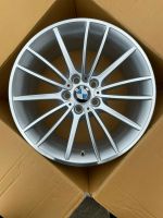 BMW 5er GT F07 7er F01 F02 19 Zoll V Speiche 426 Alu 6851077 9,5J Hessen - Maintal Vorschau