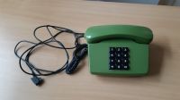 Altes Telefon mit Tasten grün Kunststoff 70er 80er 90er Jahre Nordrhein-Westfalen - Bottrop Vorschau