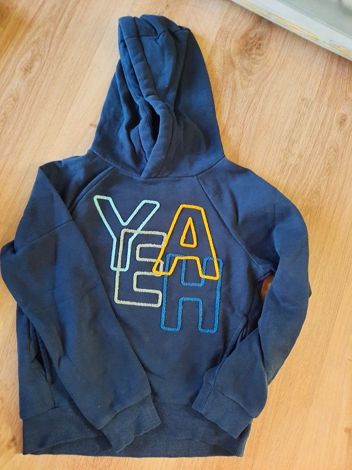 Hoodie Gr 140/146 in Müncheberg