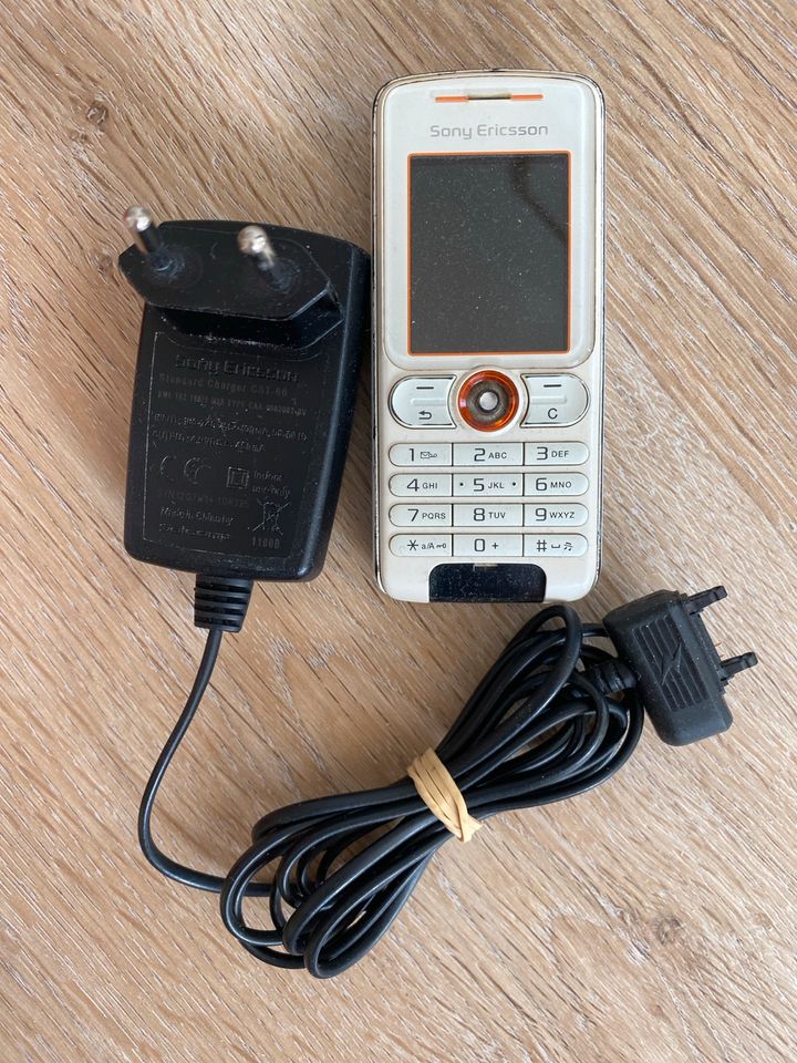 Handy Sony Ericsson K510i Netzteil funktionsfähig in Berlin