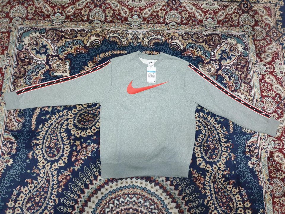 Nike original Pullover in der Größe M. 40€. in Essen