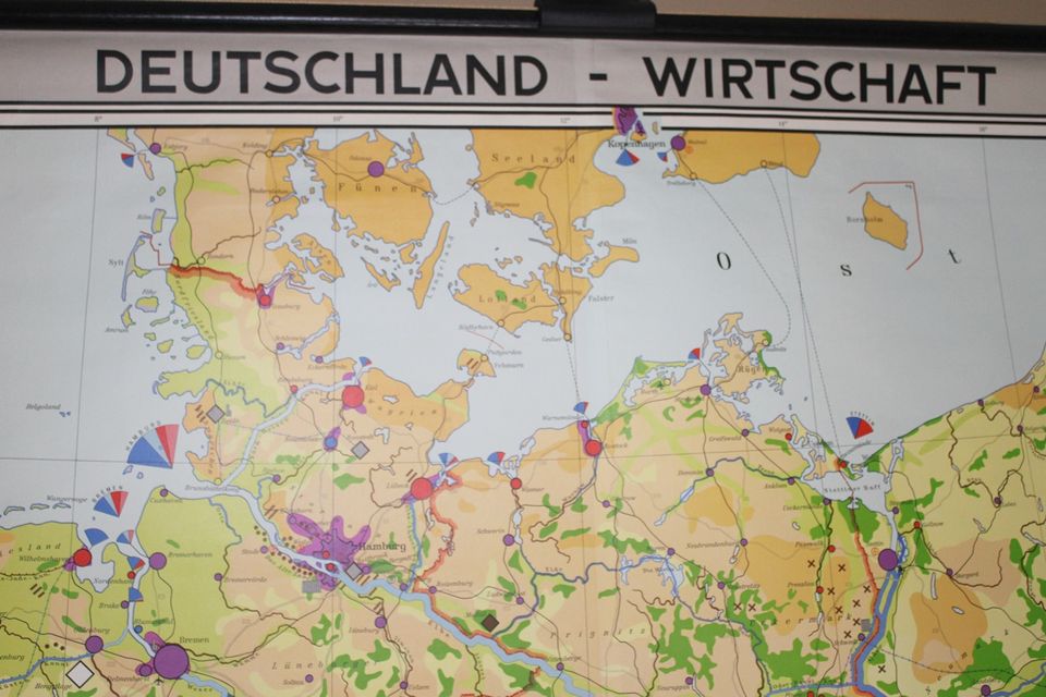 Schulkarte Deutschland Wirtschaft Rollkarte Schultafel, top!!! in Berlin