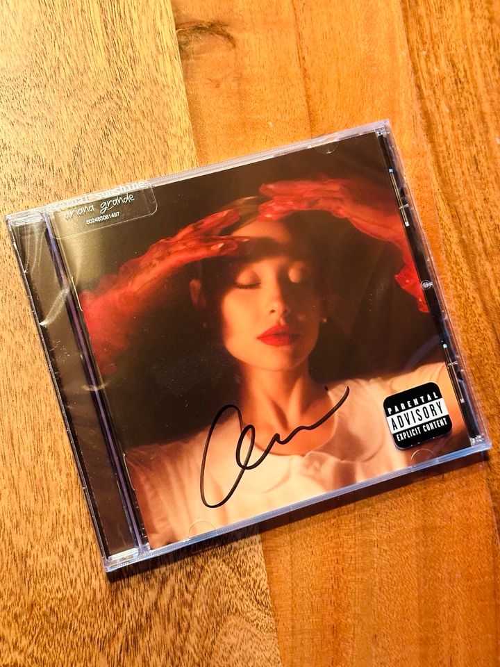 Ariana Grande Eternal Sunshine Signed CD signiert Autogramm NEU in Köln