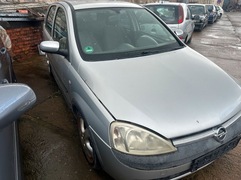 Opel Corsa c 4 Stück Schlachtfest 1 Automatik in Klostermansfeld