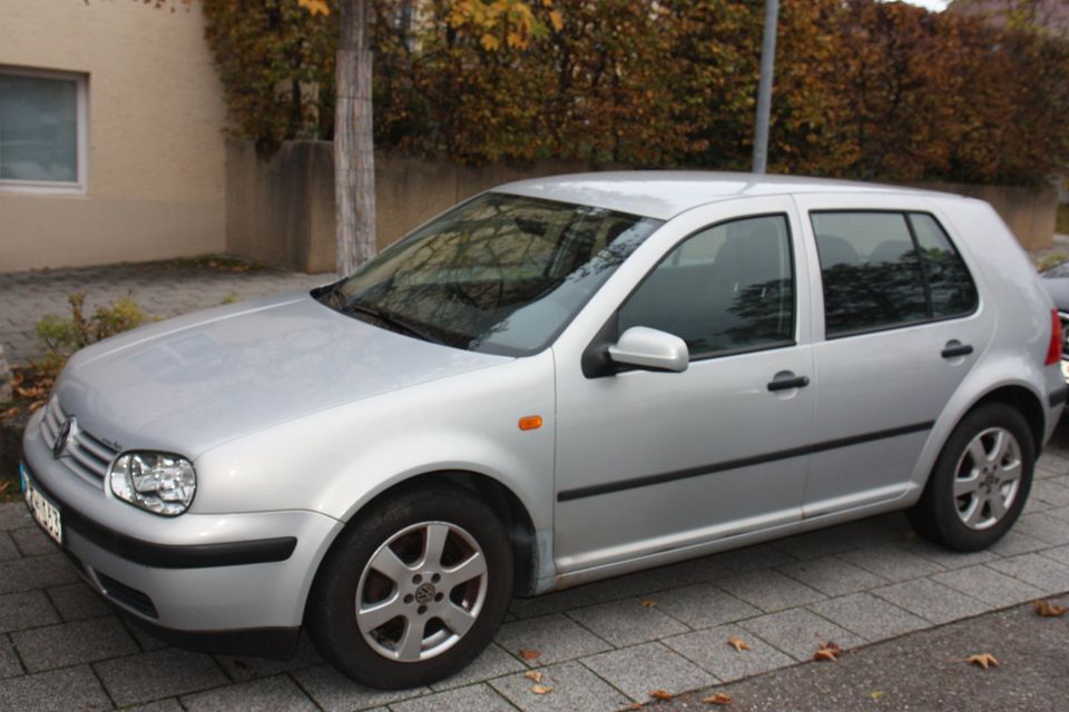 Golf 4 IV Comfortline 1,6 l Klima ohne TÜV für Bastler in Esslingen