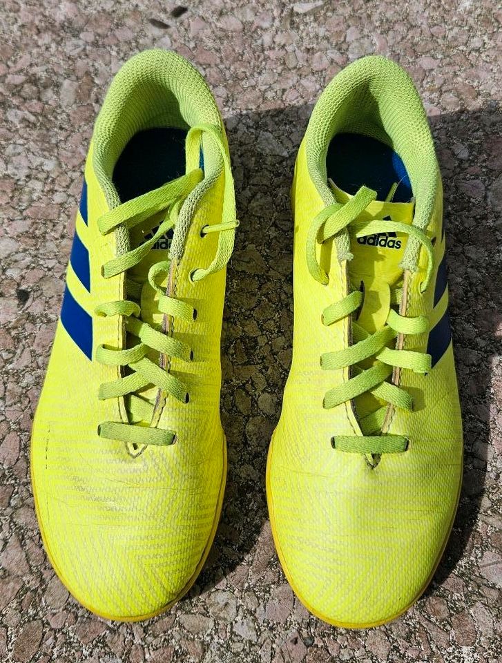 Adidas Fußballschuhe mit Noppen für Kunstrasen Gr. 34 in Hamburg