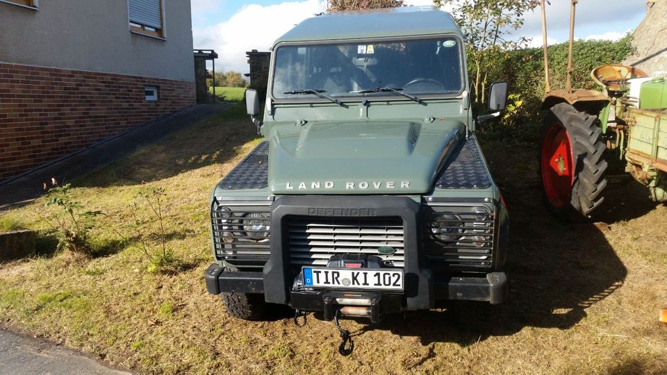 Land Rover Defender 110 SE Station Wagon in Reuth