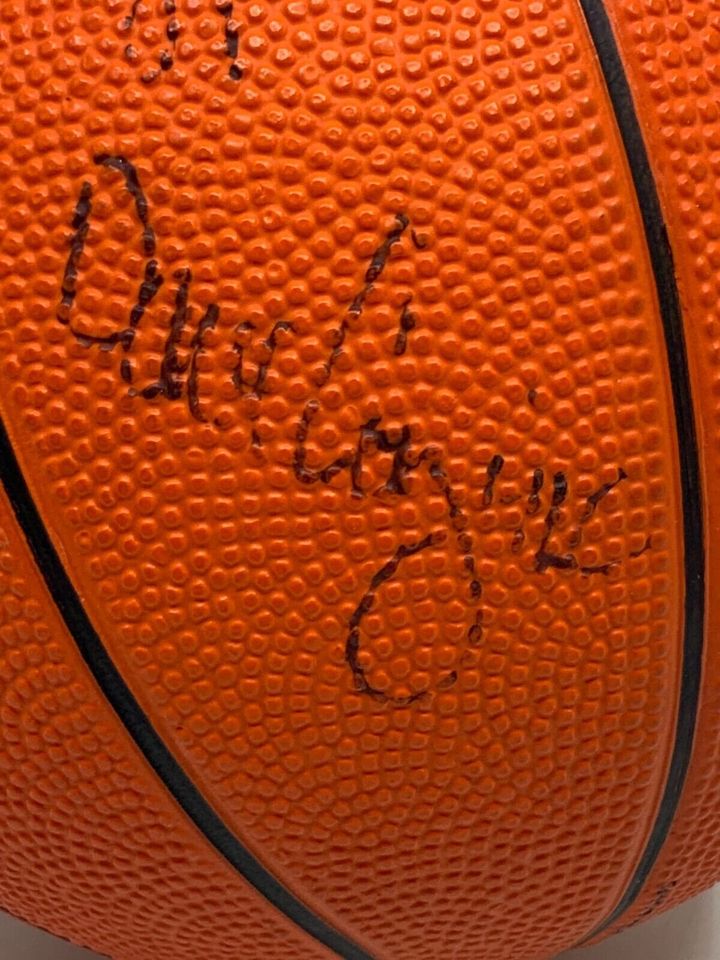 1988 Michael Jordan Autogramm Bulls Signiert Mini-Basketball COA in Nürnberg (Mittelfr)