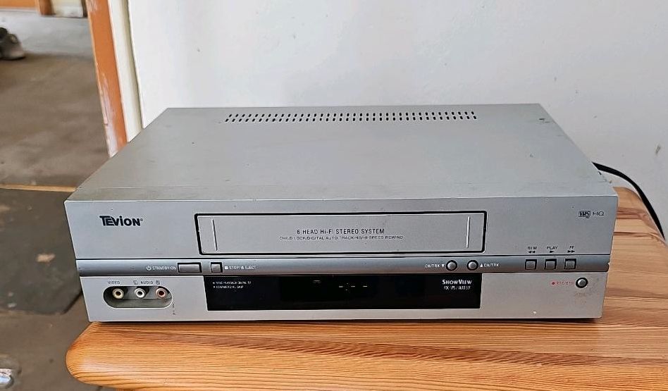 Vhs Kassetten Rekorder tevion in Schleiden