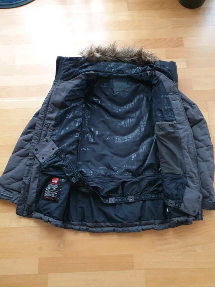Oakley Damen Daunenjacke Ski Snowboard Größe L - wie neu in Waiblingen