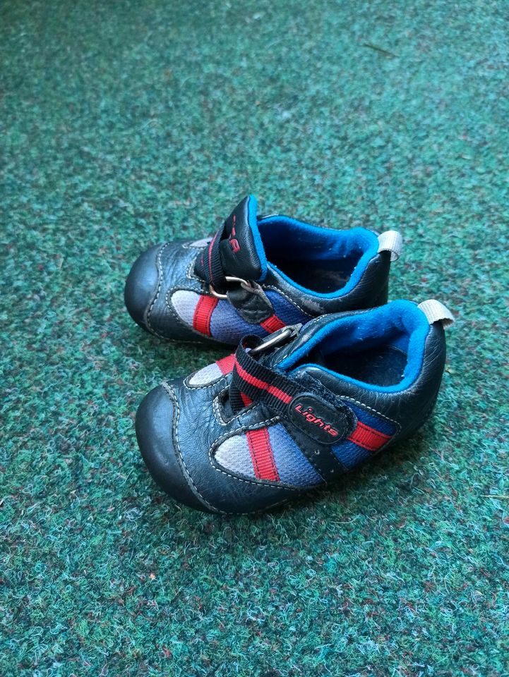 19 Baby Schuhe Kinder Junge Mädchen  Hausschuhen Lauflernschuhe in Berlin