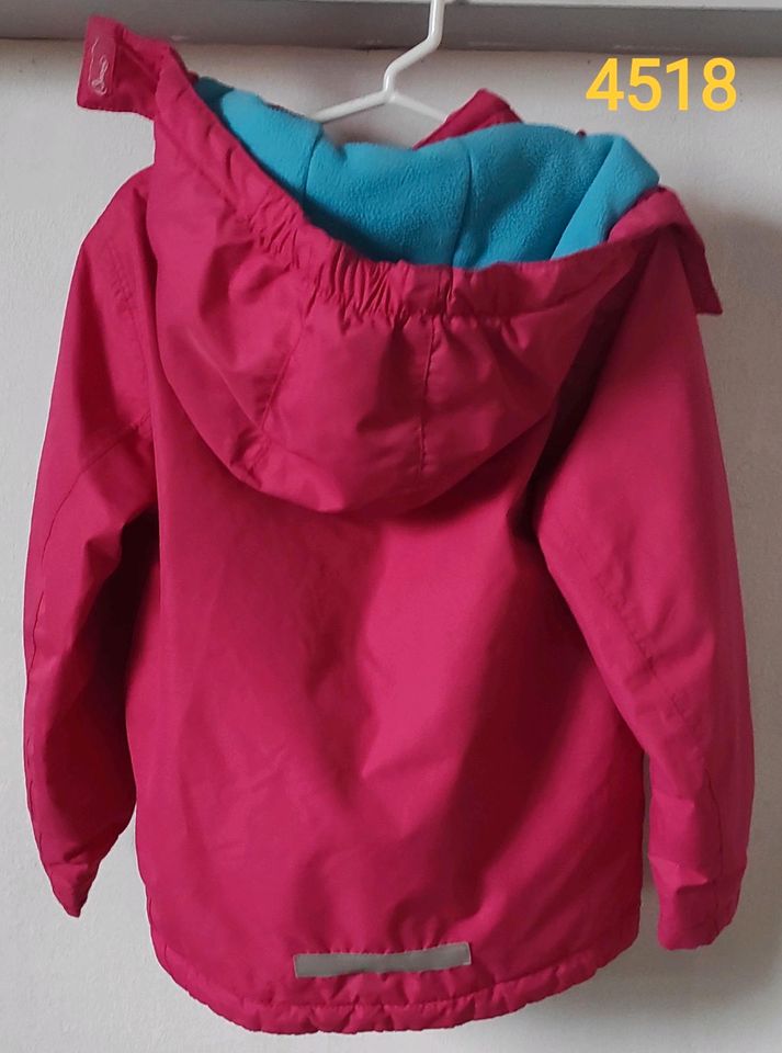 Mädchen Fleece-/Softshell Jacken in Gr. 98-116 in Wenden