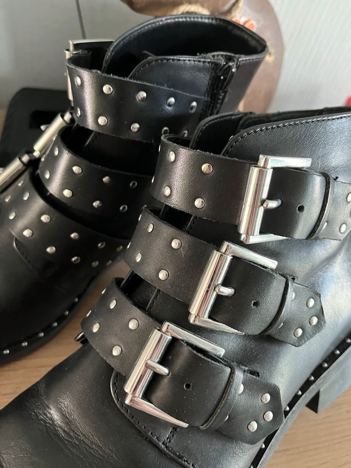 Damen Stiefeletten Boots Asos Shoes Leder Gr.39 schwarz in Neuss