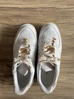 Nike Air Force 1 Low in weiß mit Gold Anhänger Hannover - Herrenhausen-Stöcken Vorschau
