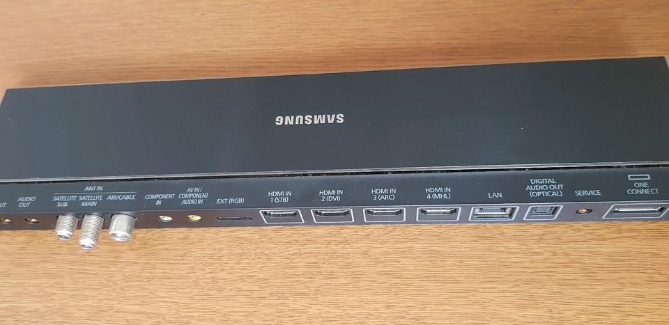 One Connect Box Samsung UHD55 in Halle