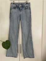 H&M Low Waist Jeans blau Schlaghose Gr. 34 Nordrhein-Westfalen - Dormagen Vorschau