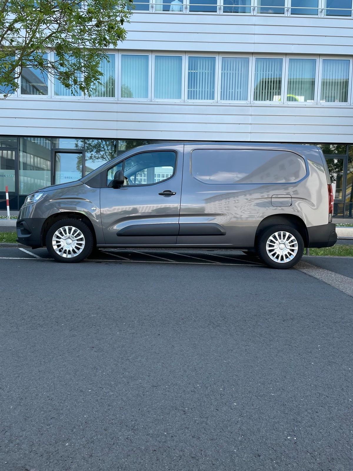 Abbildung des Autos Toyota Proace City - Die…