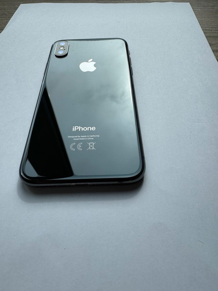 iPhone X 256 GB Space grau Top Zustand in Rastatt