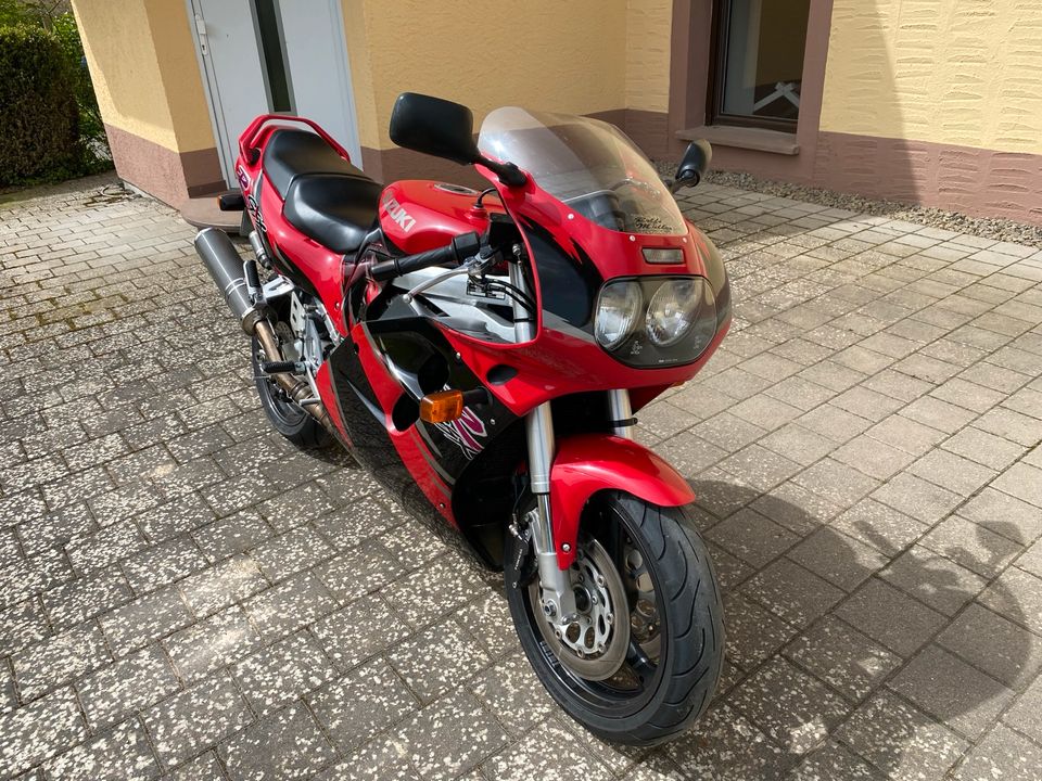 Motorrad Suzuki GSX-R 1100 GU75 in Eßlingen