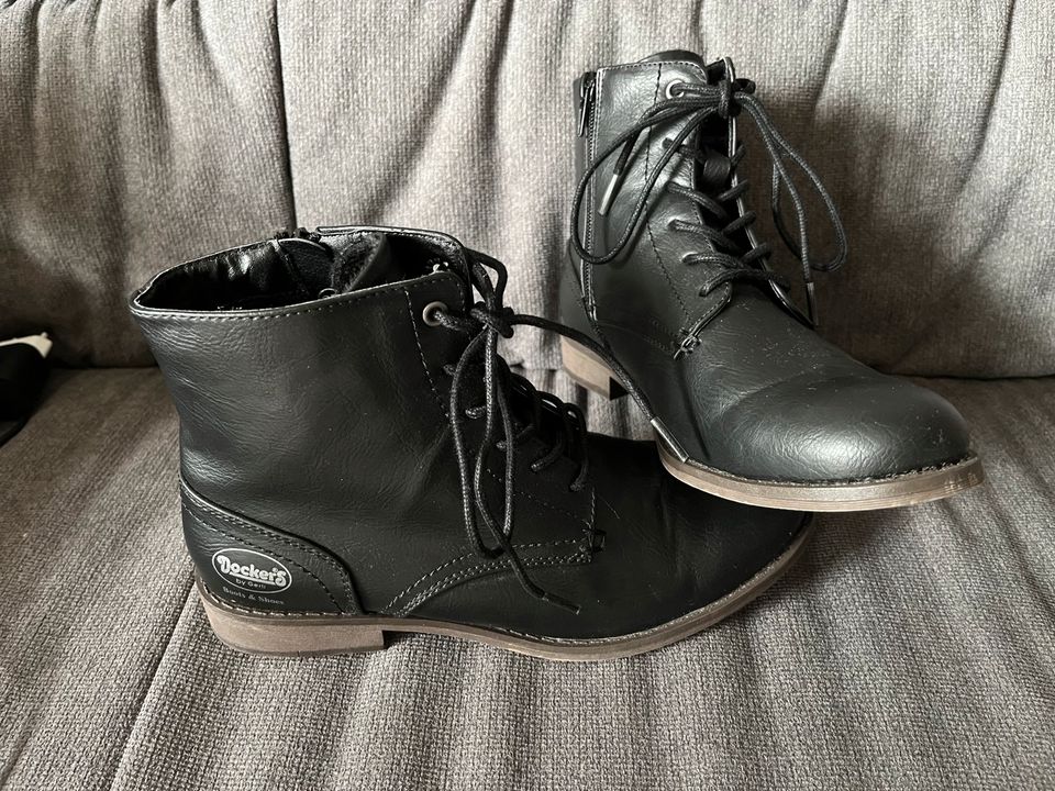 Dockers Stiefeletten Stiefel schwarzen Gr. 37 leicht gefüttert in  Baden-Württemberg - Freudenstadt | eBay Kleinanzeigen ist jetzt  Kleinanzeigen