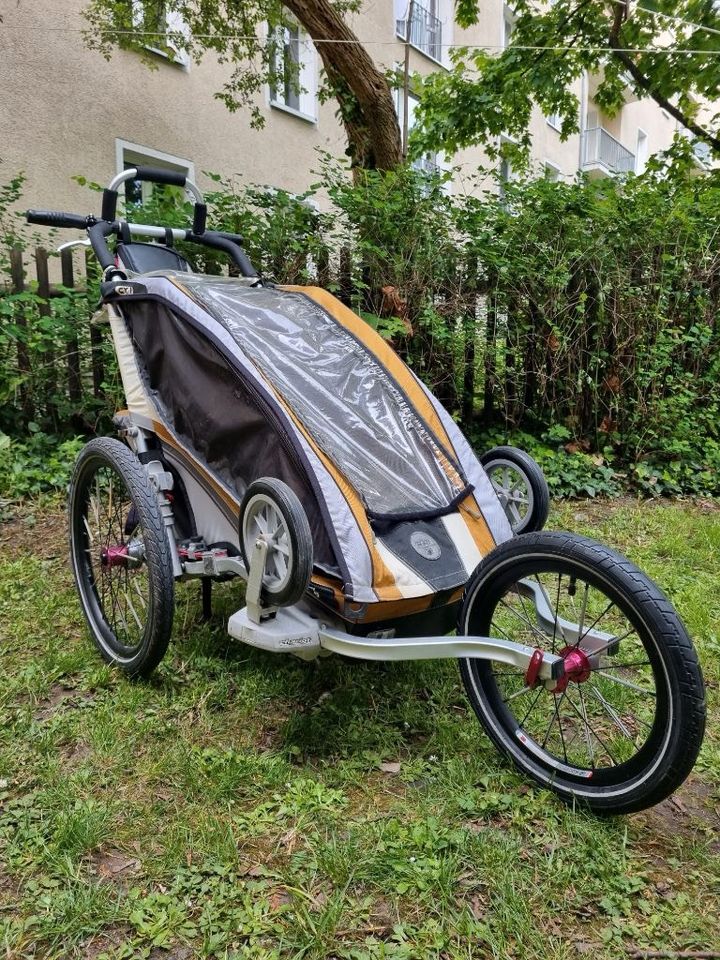 Thule Chariot CX1 mit viel Zubehör für aktive Eltern in Dresden