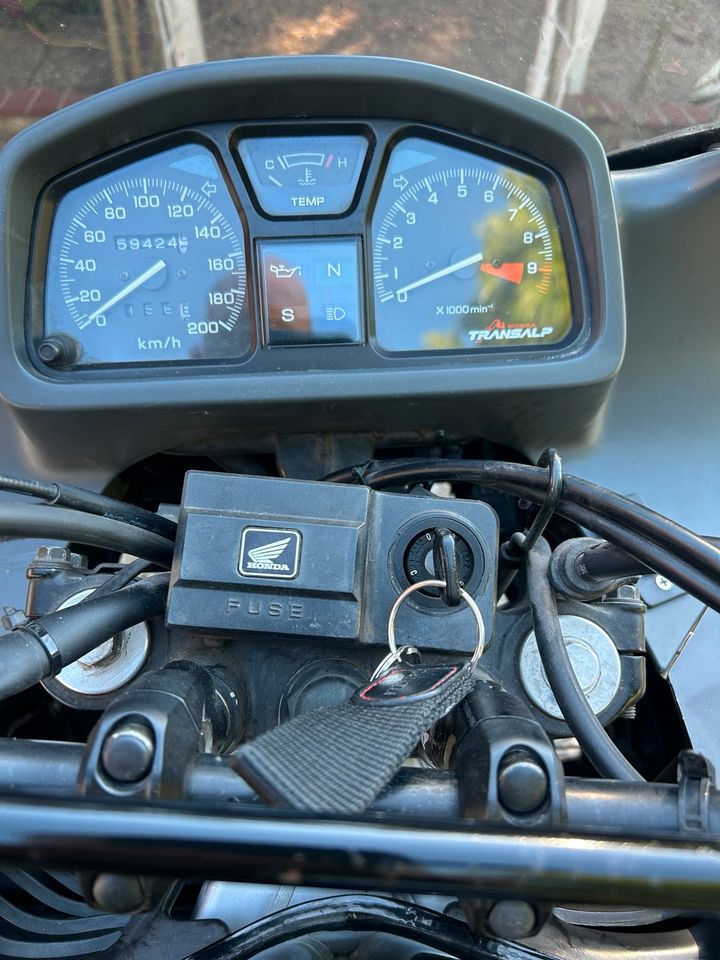 Honda Transalp 600 PD10 hochwertige Ausstattung hohe Sitzhöhe in Hodenhagen