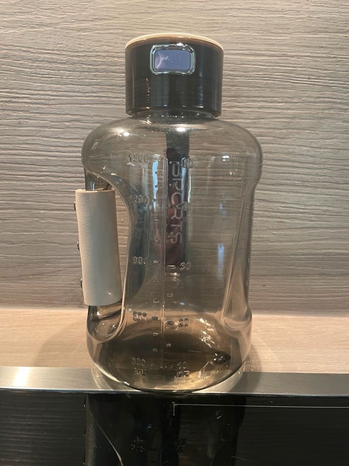 Hydrogen H2 Wasserflasche 1,7l in München
