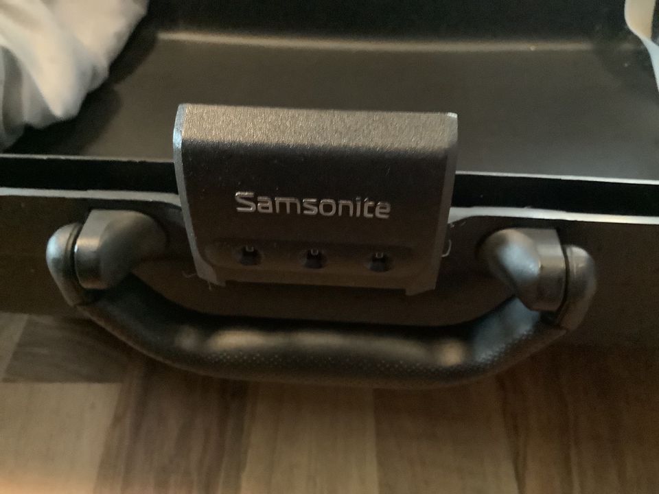 Samsonite Hartschalenkoffer für Handgepäck in Burgau