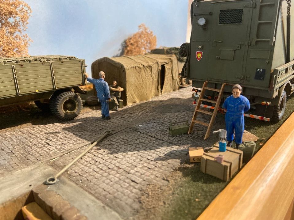 Modellbau Diorama Panzer LKW MAN Magirus 1:35 Belgien Unikat in Warburg